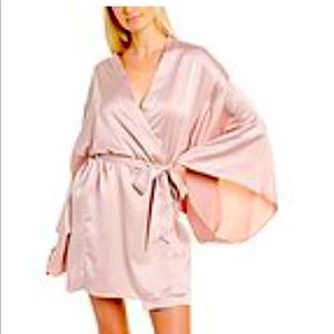 Flora Nickrooz Charmeusa